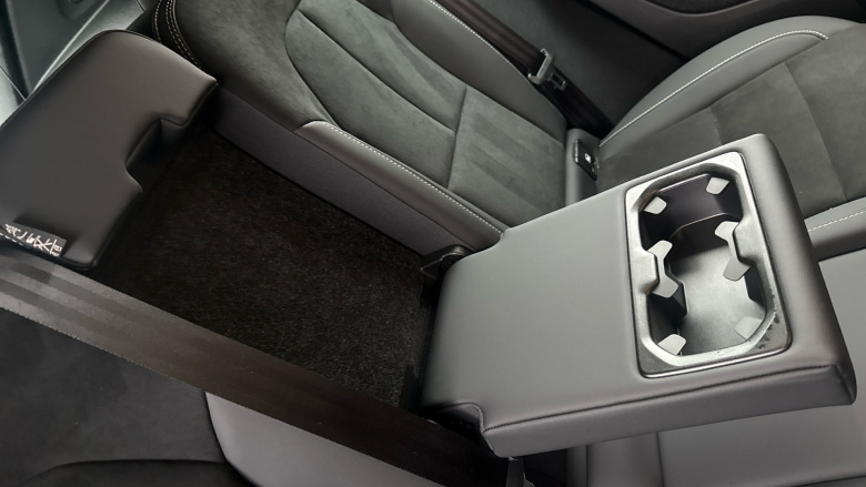 Volvo XC40 2.0 B4P Plus Dark 5dr Auto Petrol Estate